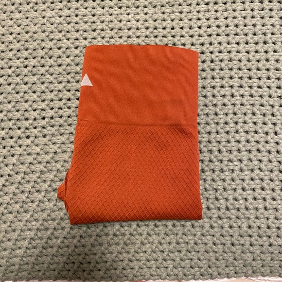 Balance Athletica Quartz Leggings- Amber - Picture 5 of 7